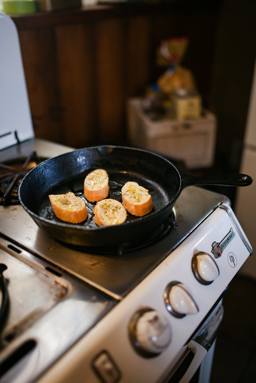 Kitchen Swap #6 – Ditch the Nonstick: 5 Powerful Reasons to Switch to Cast Iron&nbsp;Cookware